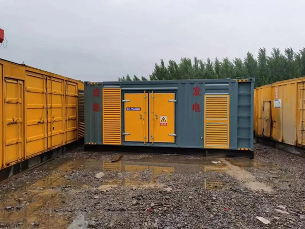 沙坪坝柴油发电机如何判断干式空气滤清器是否需要更换？